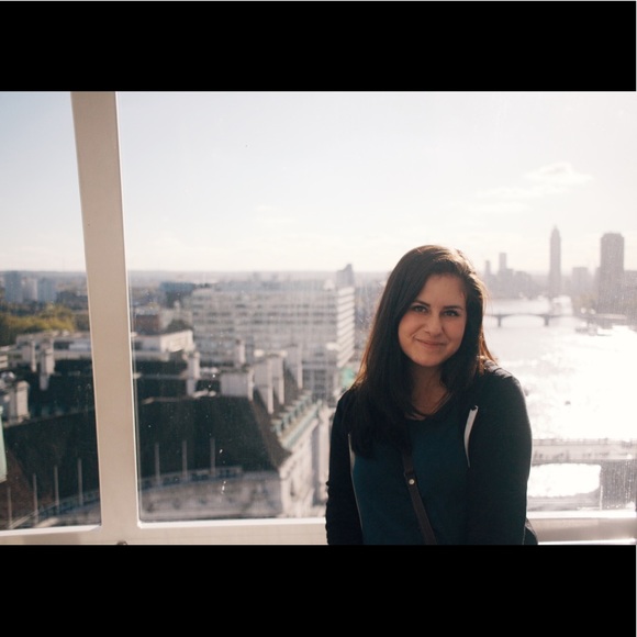 Meet your Posher, Jenn - Picture 2 of 3